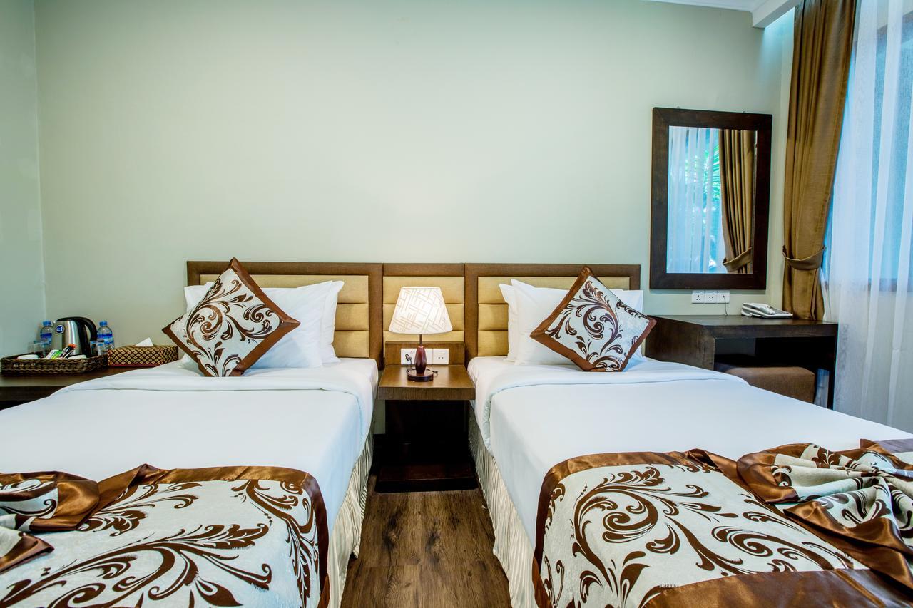 Cloud 10 Boutique Hotel ヤンゴン エクステリア 写真