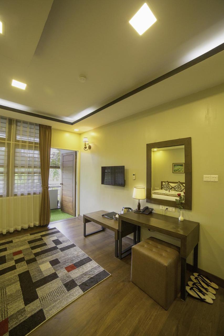 Cloud 10 Boutique Hotel ヤンゴン エクステリア 写真