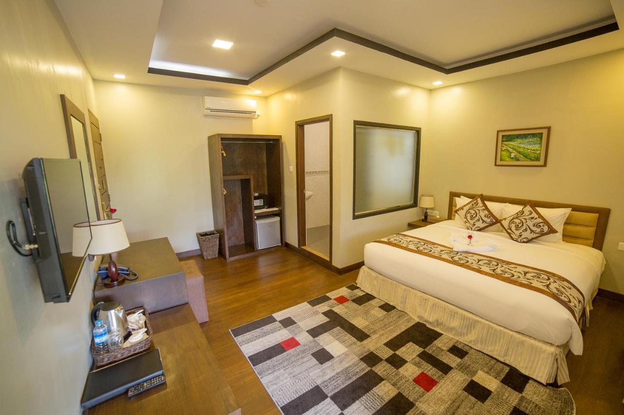 Cloud 10 Boutique Hotel ヤンゴン エクステリア 写真